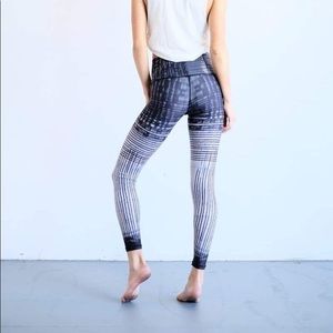 Niyama Sol leggings penlines in medium